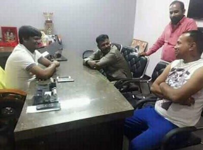 Exclusive: सांसद ढ़ुल्लू महतो का प्रिंस खान का गुर्गे के पार्टनर के साथ फोटो सामने आया