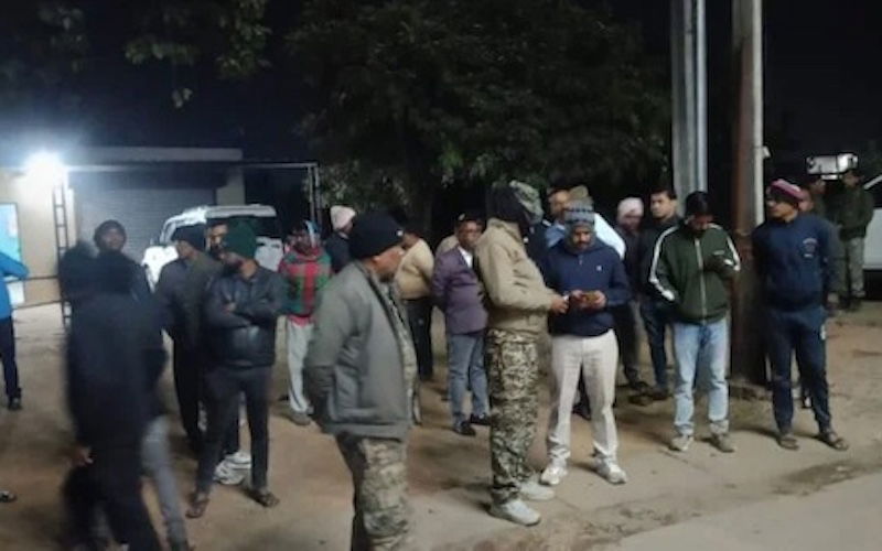 रामगढ़: कोयला व्यवसायी गजानन प्रसाद के घर पर व सौदा बाजार में  फायरिंग