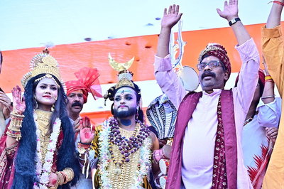 महाशिवरात्रि पर पहाड़ी मंदिर पहुंचे हेमंत सोरेन, बोले हर-हर महादेव