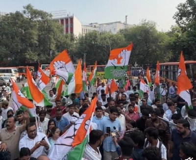 तिरंगा मार्च के दौरान प्रदर्शनकारियों का हुजूम उमड़ा, नेहा, दीपके हिरासत में, चले बयानों के तीर
