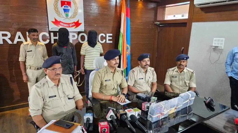 Ranchi News : लेवी मांगने के आरोप में टीपीसी के दो उग्रवादी गिरफ्तार