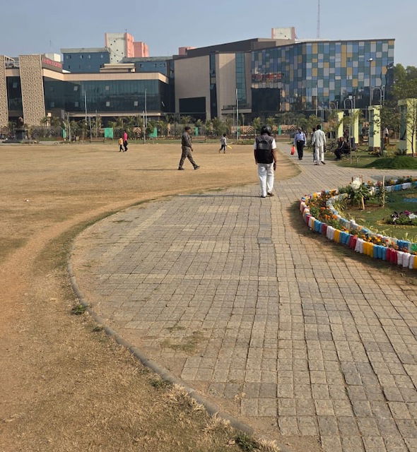 रांची निगम के गार्ड ने जयपाल स्टेडियम को खाली कराया, टहल रहे लोगों व खेल रहे बच्चों को हटाया