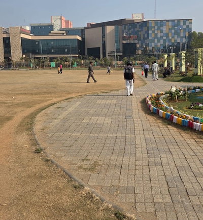 रांची निगम के गार्ड ने जयपाल स्टेडियम को खाली कराया, टहल रहे लोगों व खेल रहे बच्चों को हटाया