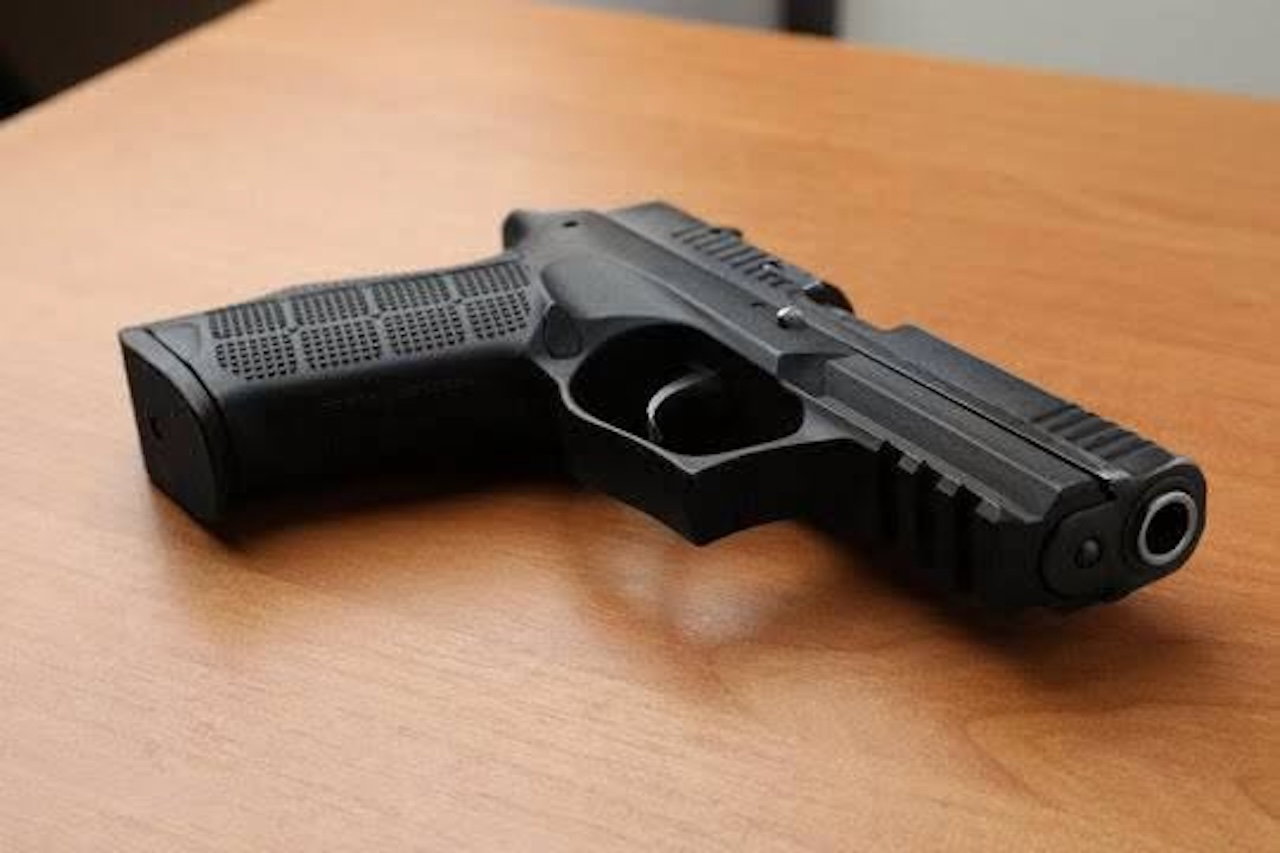 rss and the gun on the table
