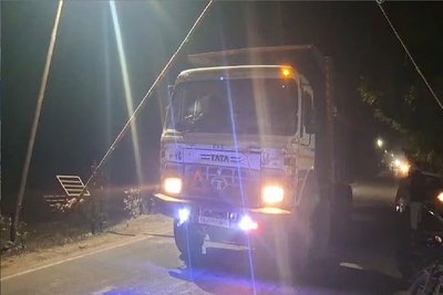 पलामूः अवैध स्टोन चिप्स माफिया की दादागिरी, सीओ-सीआई को पीटा, हाईवा छुड़ा ले गए, 4 पर प्राथमिकी