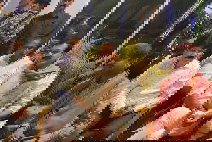 सिंह मेंशन पहुंचे बिहार के अल्पसंख्यक मंत्री, मेयर संजीव सिंह को दी बधाई, बोले-शराबबंदी जारी रहेगी