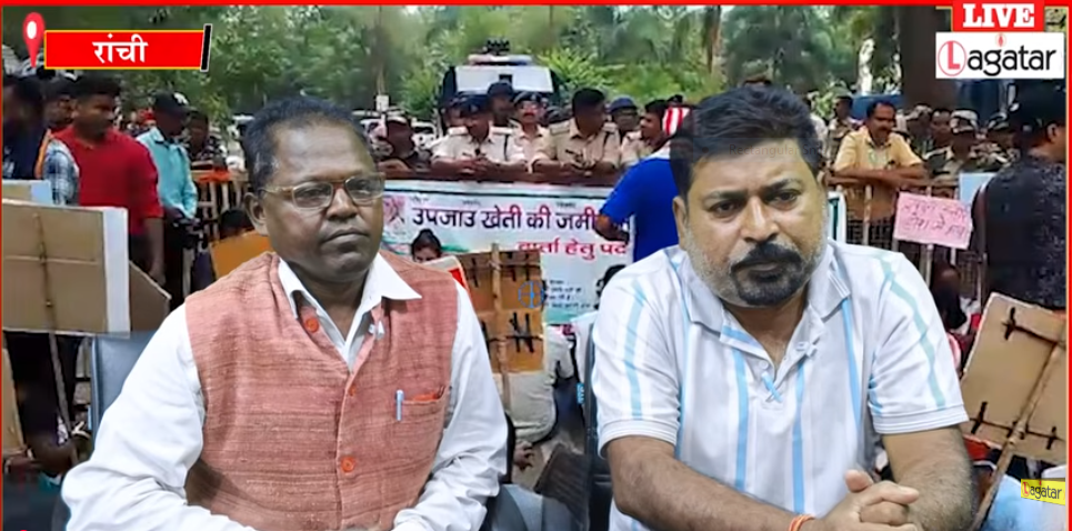 तेज बारिश में भी किसानों का हौसला बुलंद,सीएम हाउस का किया घेराव