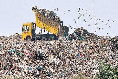 Simdega news: कचरा ट्रांसपोर्ट स्टेशन से बीमारी फैलने की संभावना, दूसरे जगह स्थानांतरित की मांग