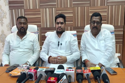 Giridih News: केंद्र सरकार की योजनाओं को बताया स्वर्णिम अध्याय, राज्य-केन्द्र सरकार के बीच समन्वय की कमी