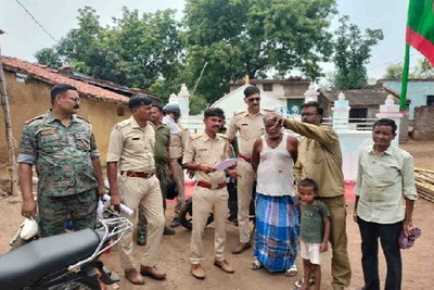 Saraikela News: मुहर्रम को लेकर कपाली पुलिस सतर्क, जुलूस मार्ग का किया निरीक्षण