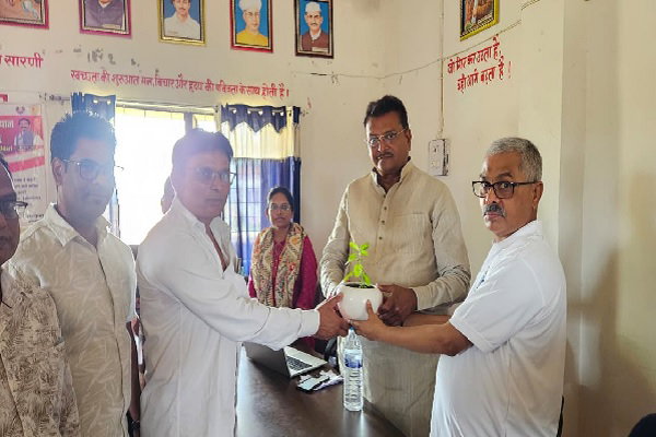 Hazaribagh News: टीबी मुक्त भारत अभियान के तहत स्वास्थ्य शिविर आयोजित