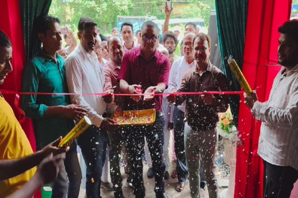 Jamtara News: `पीएम सूर्य घर मुफ्त बिजली योजना` को मिली नई रफ्तार, सोलर पैनल सुविधा केंद्र का हुआ शुभारंभ